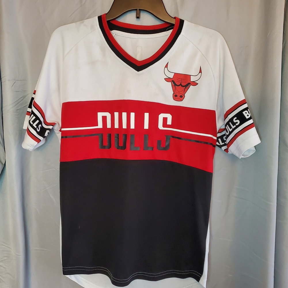 Chicago Bulls NBA T-Shirt Kids Youth White Red Black Graphic Tee